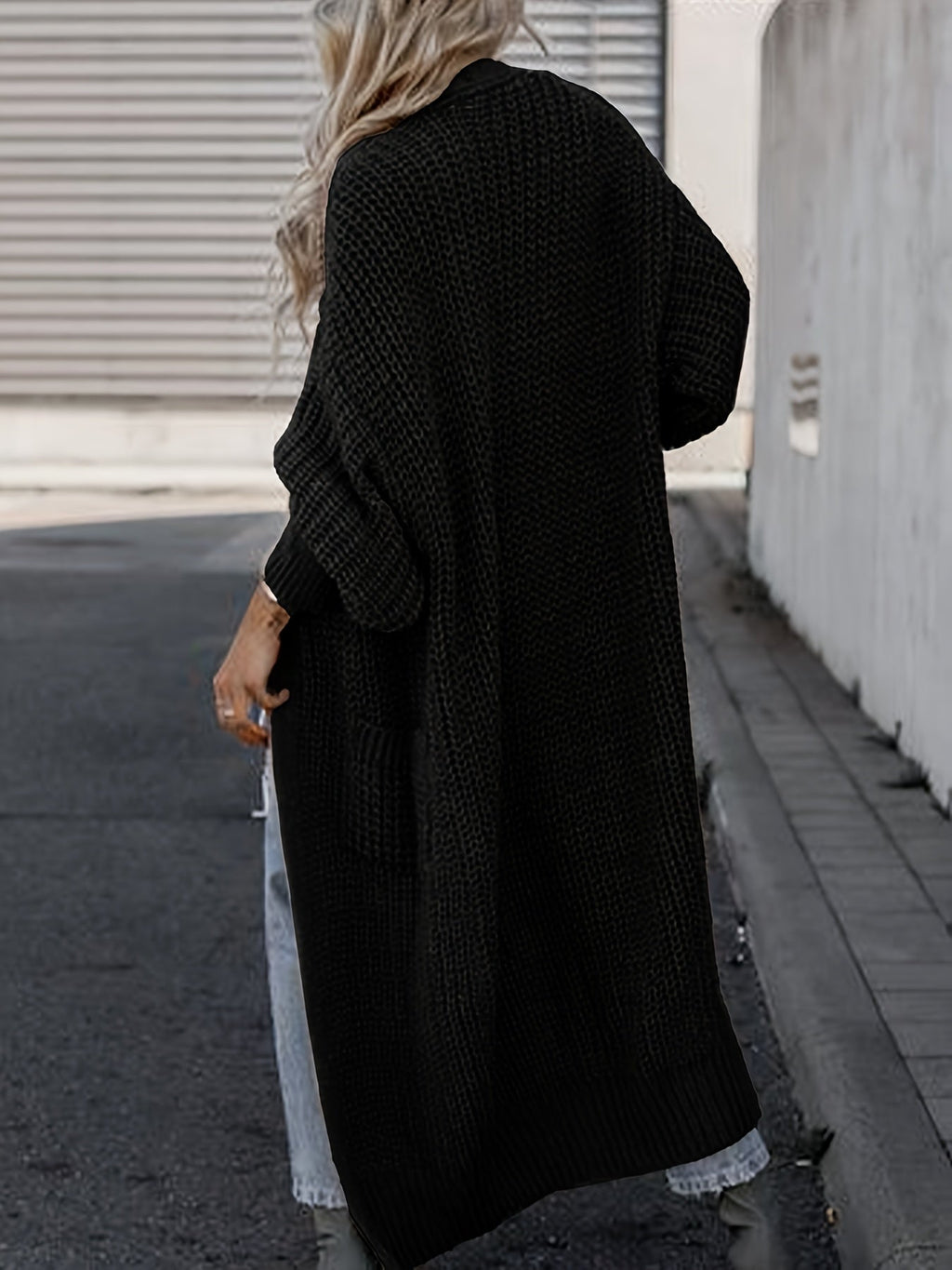 Suri™ | Elegant Deep V-Neck Cardigan - Comfort and Elegance